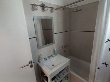 VENTA DEPTO 2 AMB VILLA GRAL MITRE FRENTE BALCÓN