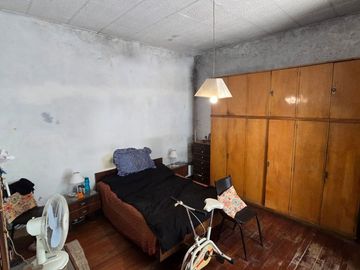 VENTA CASA 5 AMBIENTES PATIO TERRAZA LINIERS