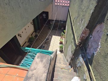 VENTA CASA 5 AMBIENTES PATIO TERRAZA LINIERS