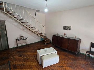 VENTA CASA 5 AMBIENTES PATIO TERRAZA LINIERS