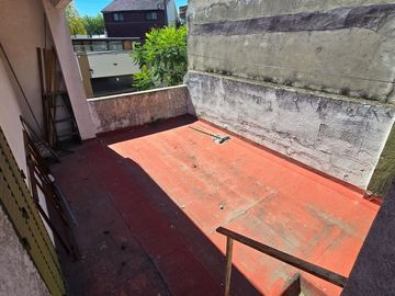 VENTA CASA 5 AMBIENTES PATIO TERRAZA LINIERS