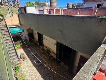 VENTA CASA 5 AMBIENTES PATIO TERRAZA LINIERS