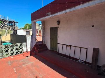 VENTA CASA 5 AMBIENTES PATIO TERRAZA LINIERS