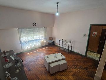 VENTA CASA 5 AMBIENTES PATIO TERRAZA LINIERS