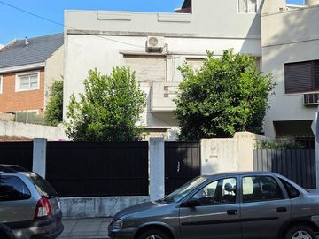 CASA A RECICLAR SOBRE LOTE PROPIO EN VILLA DEVOTO