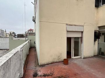 VENTA DE DEPTO 2 AMB C/PATIO ALMAGRO APTO CREDITO