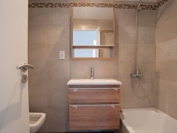 VENTA DTO 4AMB PATIO-BALCON-JACUZZI. COCHERA