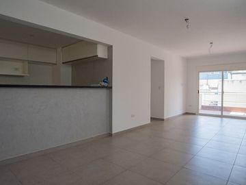 VENTA DTO 4AMB PATIO-BALCON-JACUZZI. COCHERA