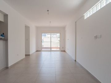 VENTA DTO 4AMB PATIO-BALCON-JACUZZI. COCHERA