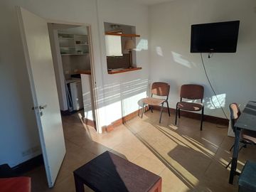 VENTA DEPTO 2 AMB CON BALCON RETIRO