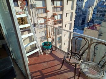 VENTA DEPTO 2 AMB CON BALCON RETIRO