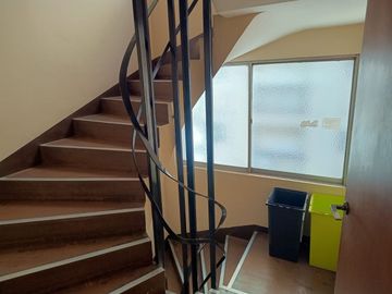 VENTA DEPTO 2 AMB CON BALCON RETIRO