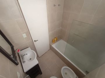 VENTA DEPTO 2 AMB CON BALCON RETIRO