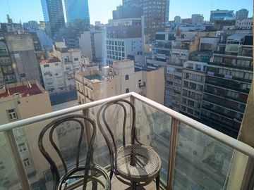 VENTA DEPTO 2 AMB CON BALCON RETIRO