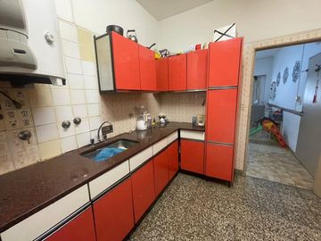 VENTA DEPARTAMENTO 3 AMBIENTES CON COCHERA. MORON