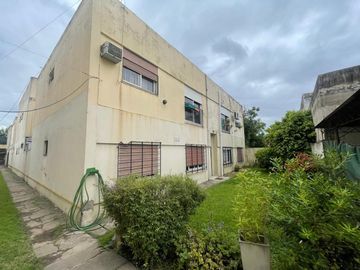 VENTA DEPARTAMENTO 3 AMBIENTES CON COCHERA. MORON