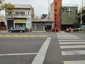 VENTA LOTE CASA PARQUE CHACABUCO AVENIDA CARABOBO