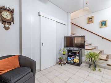 VENTA PH TIPO CASA 5 AMB. COCHERA.PARQUE SAAVEDRA