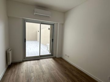 VENTA DEPARTAMENTO 2 AMB CON PATIO ENORME NUÑEZ