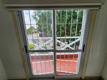 VENTA  CASA TIPO DUPLEX 4 AMB MORENO CENTRO.
