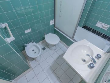 VENTA 4 AMBIENTES + 2 BAÑOS + 2 BALCONES - ALMAGRO