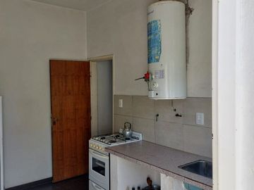 VENTA - CASA 6 AMB + LOCAL. APTA CREDITO. MORENO