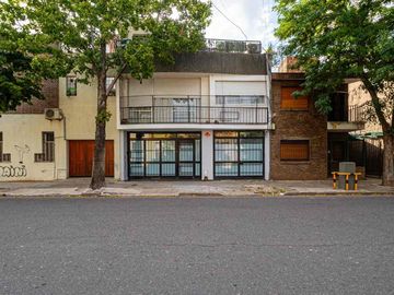VENTA DE OFICINAS CON VIVIENDA FAMLIAR Y COCHERA
