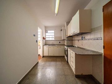 DEPARTAMENTO EN VENTA CENTRO TRES DORMITORIOS