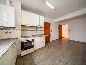 DEPARTAMENTO EN VENTA CENTRO TRES DORMITORIOS