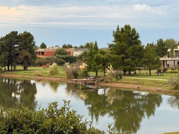 LOTE EN VENTA CON VISTA AL LAGO 1503 M2