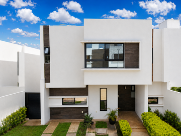 Casa · 3 Recámaras · Avenida Huayacan · Amenidades · Casa Club · Zivalam