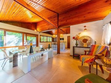 Casa remodelada en Venta Fisherton 4 dormitorios
