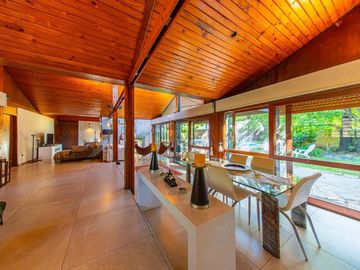 Casa remodelada en Venta Fisherton 4 dormitorios