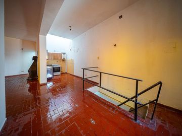 CASA DE PASILLO EN VENTA A REFACCIONAR