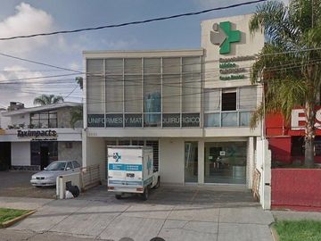 Edificio sobre Av. Lázaro Cárdenas