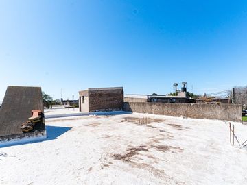 Galpón en venta zona Sur a una cuadra de Uriburu