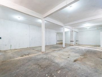 Galpón en venta zona Sur a una cuadra de Uriburu