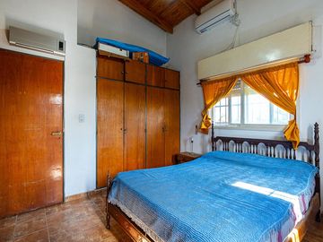 CASA EN VENTA CON PISCINA APTA CREDITO ALVEAR