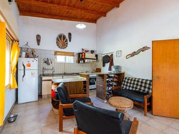 CASA EN VENTA CON PISCINA APTA CREDITO ALVEAR
