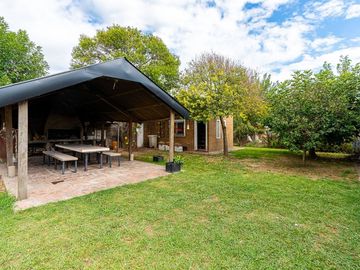CASA EN VENTA CON PISCINA APTA CREDITO ALVEAR