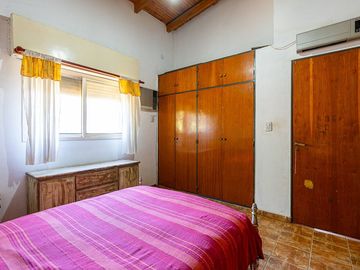CASA EN VENTA CON PISCINA APTA CREDITO ALVEAR