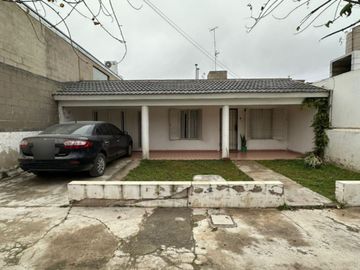 VENTA CASA PILAR 2 DORMITORIOS MTS YPF