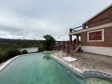 VENTA CASA 3 DORMITORIOS.EL MANZANO, APTO CREDITO.