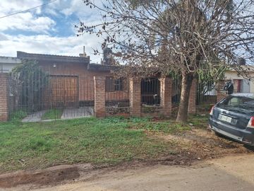 VENTA CASA 3 DORMITORIOS  ZONA JOSE IGNACIO DIAZ