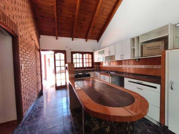 VENTA CASA VILLA CABRERA DOS DORMITORIOS ESCRITURA