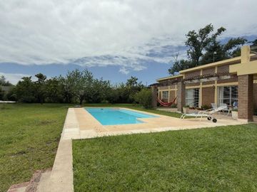 VENTA CASA 2 DORMITORIOS PILETA POTRERO DE GARAY