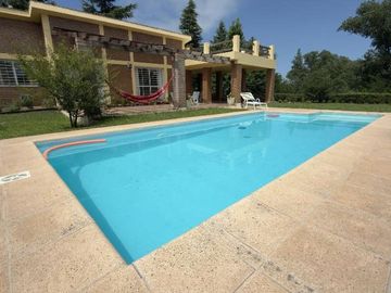VENTA CASA 2 DORMITORIOS PILETA POTRERO DE GARAY
