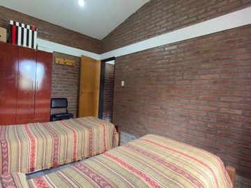 VENTA CASA 2 DORMITORIOS PILETA POTRERO DE GARAY