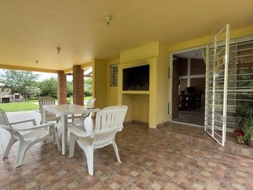 VENTA CASA 2 DORMITORIOS PILETA POTRERO DE GARAY