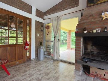 VENTA CASA 2 DORMITORIOS PILETA POTRERO DE GARAY